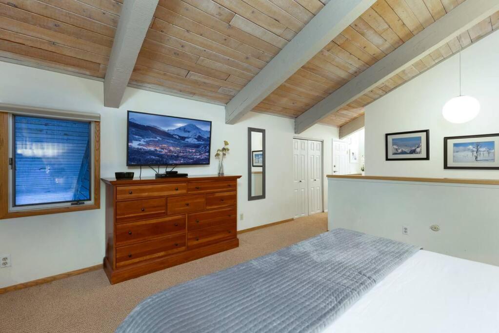 Updated 3 Bedroom 2 Ba With Pool & Hot Tub - Stunning Mountain Views! Сноумас Вилидж Екстериор снимка